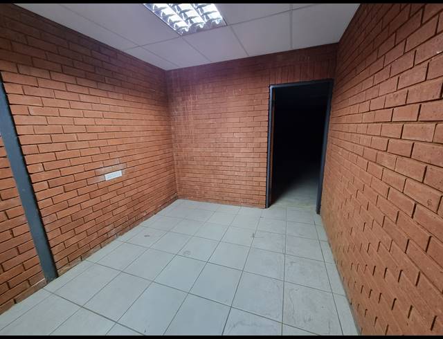 432M² WAREHOUSE TO LET IN ORMONDE